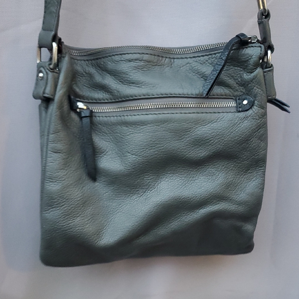 Danier Stylish Leather Gray Crossbody Bag - Picture 3 of 9